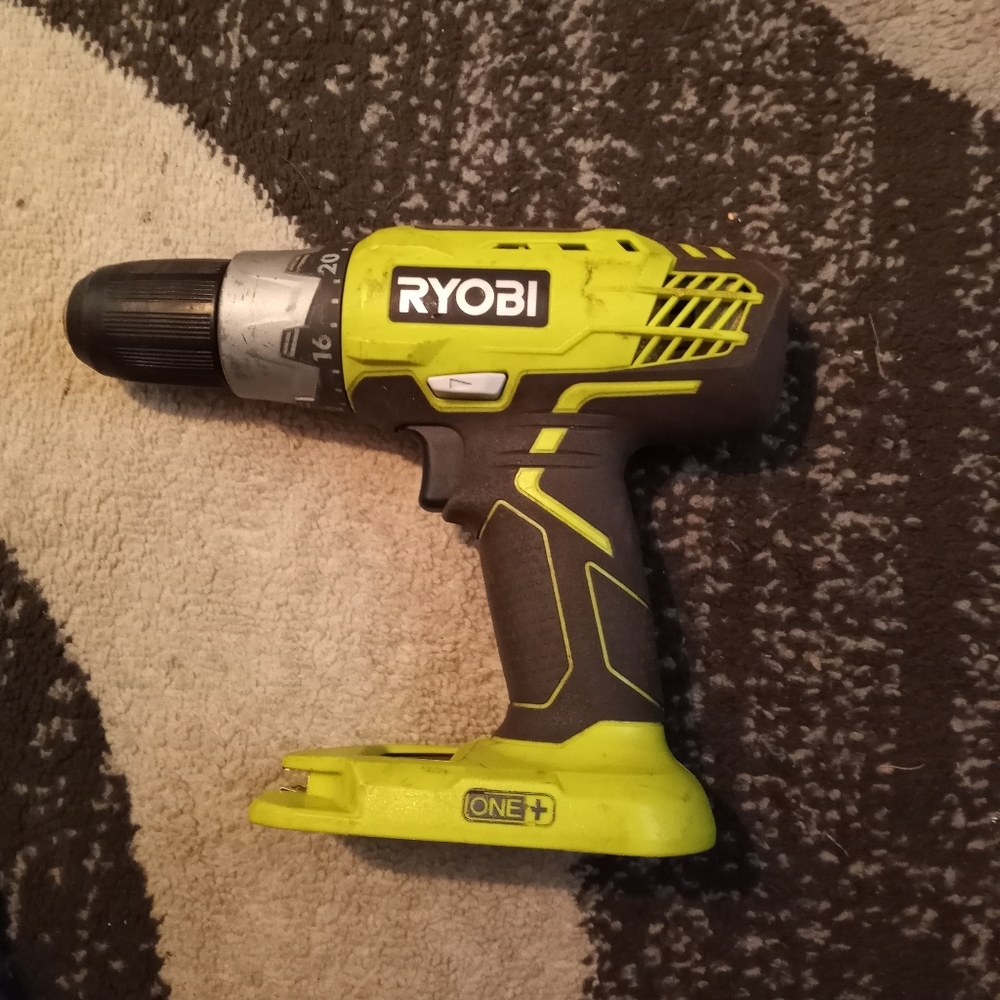 18v Ryobi Drill and Charger Combo."Used" condition